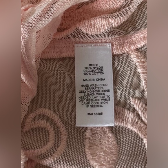 Express Blush Pink Embroidered Sheer Top / Size Large NWT - Picture 11 of 14